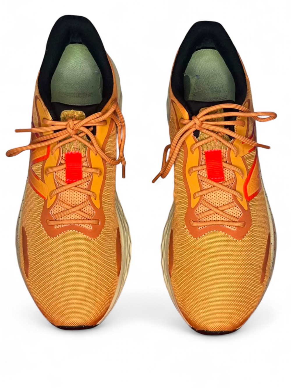 New Balance Fresh Foam Arishi v4 running shoes / vibrant orange Men’s Size 11.5